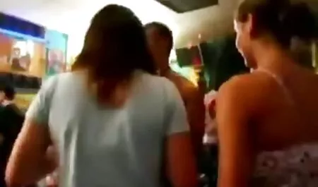彼とちょうど家に入るためにストライプを命じた 女 向け アダルト ビデオ