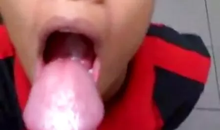 熱いラティーナは吸う方法を知っている イケメン エロ ビデオ